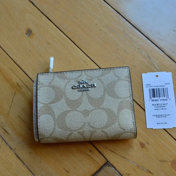 Coach CM852 Bifold Wallet In Signature Canvas - Picture 1 of 8